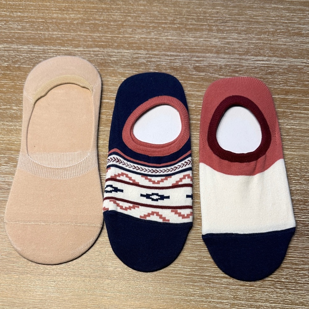 NEW Old Navy Womens No-Show Sneaker Socks 2 Pairs + Bonus Pair